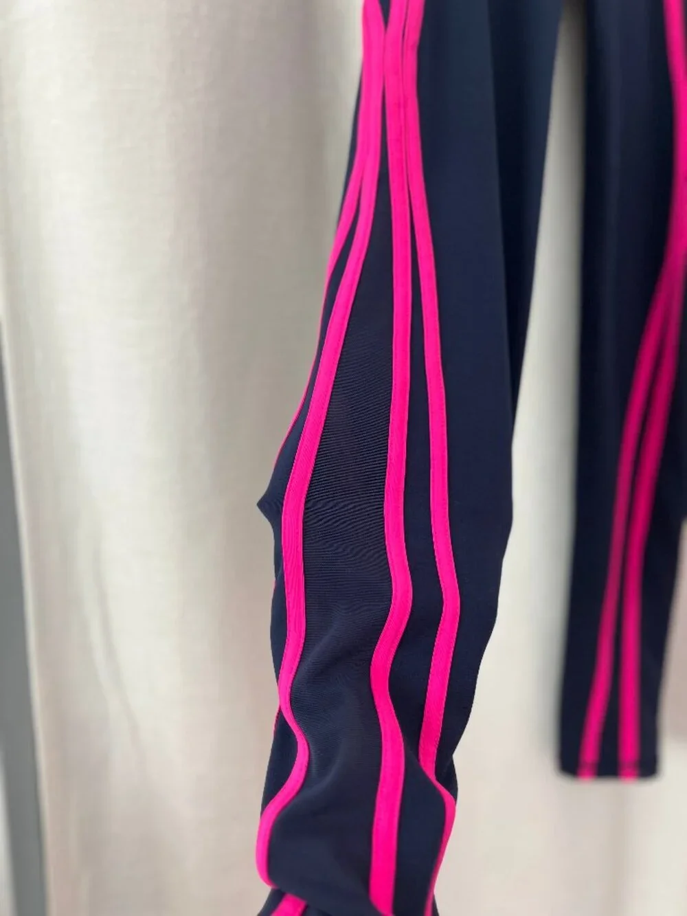 Lilly Pulitzer Luxletic XS Navy/Pink Leggings NWOT